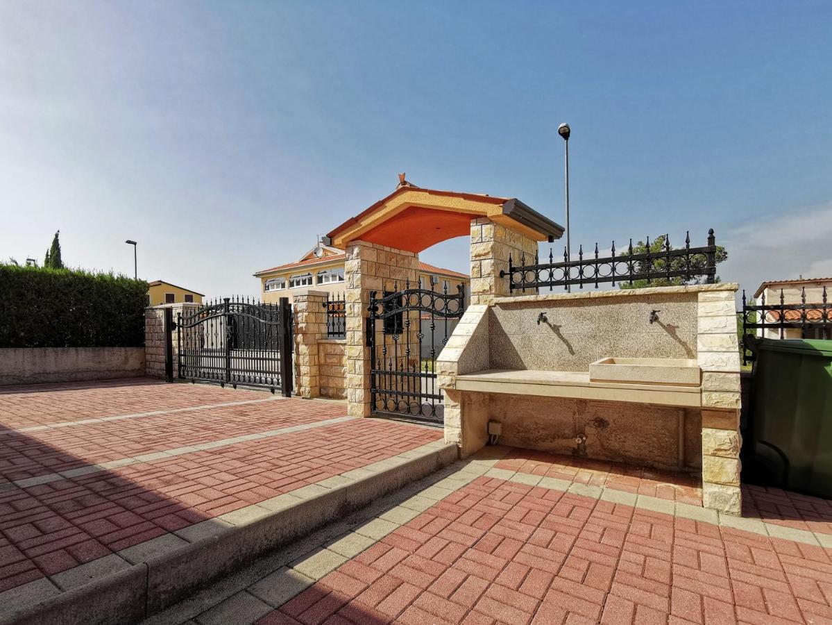 Apartments Kaja By Rent Istria Kaštel Eksteriør billede